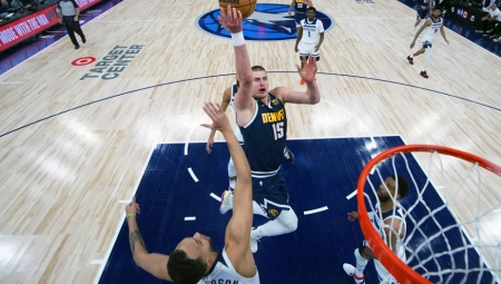 OD JUNAKA DO TRAGIČARA Ovako je Jokić promašio šut za pobedu u najluđuoj utakmici plej-ofa (VIDEO)