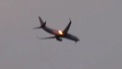 EPSKA DRAMA Sve zbog ptice: Zapalio se avion sa fudbalerkama Arsenala (FOTO)