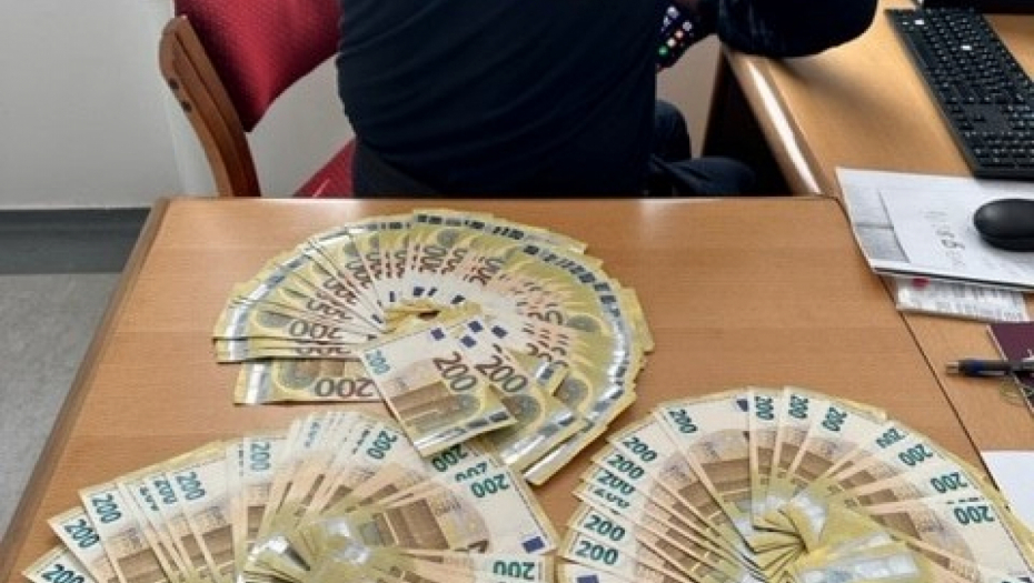 BOGAT ULOV SRPSKIH CARINIKA Zaplenjeno više od 70.000 evra, dve zlatne poluge i luksuzni sat