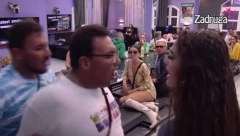 "NATERAĆU TE DA POLUDIŠ JAHAČICE APOKALIPSE" Neca opleo po Anđeli, ona van sebe izletela iz bele kuće