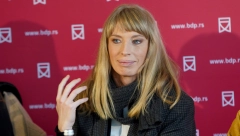 NAŠA GLUMICA UHVAĆENA SA AMBASADOROM SRBIJE U IRAKU Isplivala njihova jedina zajednička fotka, ona potpuno neprepoznatljiva (FOTO)