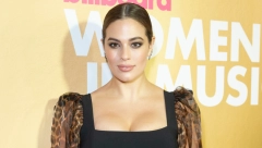 POVEĆAJTE GRUDI ZA SAMO PET MINUTA Imamo genijalan trik za koji vam treba samo jedna obična pertla