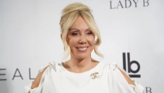 BRENA NOSI ROLEKS OD 80.000 EVRA! Pevačica šeta sat od žutog zlata, na njega se čeka tri godine, a na mrežama je osudili iz jednog razloga!