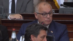 VESIĆ OBJASNIO NEKE STVARI LAZOVIĆU Nemojte da brinete za građane leve obale Dunava, nikada vas nisu interesovali, samo ste ih zloupotrebljavali!