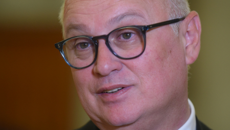 OPOZICIJA NE ŽELI IZBORE VEĆ BLOKADE I OSTAVKE Vesić: Izražavanje političke volje, tako što se maltretiraju ljudi potpuno nedopustivo