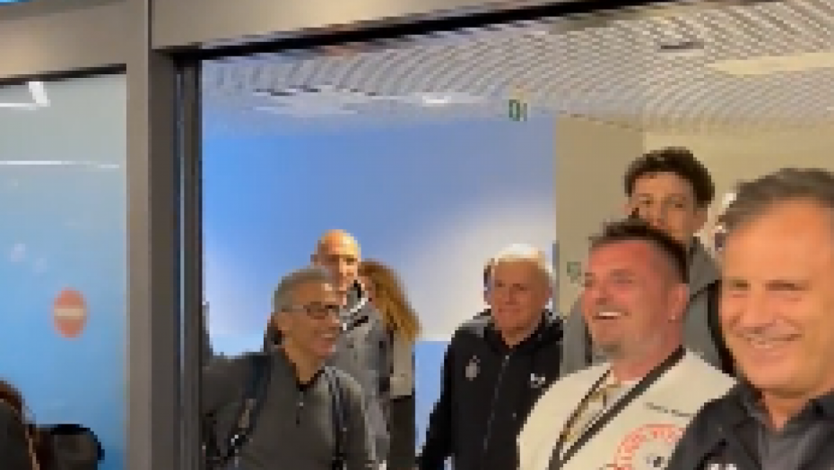 DETALJI LUDOG SLAVLJA Panter u šoku, Željko dobio poruku navijača, pa se samo nasmejao (VIDEO)