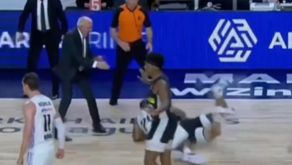 OVO JE ZA ZATVOR Pojavio se snimak divljaštva iz drugog ugla, izbacite ovog čoveka iz košarke (VIDEO)