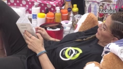 ANA DOZIVA ACU BULIĆA DA UĐE U ZADRUGU Van sebe nakon stravičnog sukoba sa Zvezdanom, zajecala na sav glas!