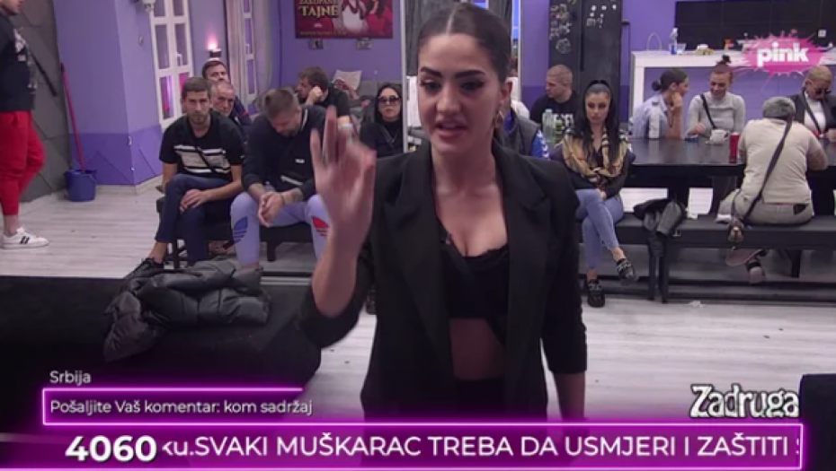 PLJUŠTE UVREDE Ana i Anđela otpočele novi rat, digle "belu kuću" na noge, u sve se umešala i Zorica Marković!