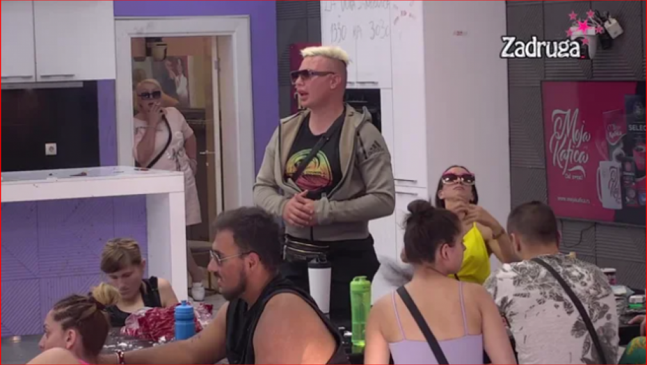 "JAHAČICE APOKALIPSE" Brendon razvezao jezik o cimerkama, pa njoj uputio niz brutalnih uvreda!