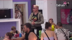 "JAHAČICE APOKALIPSE" Brendon razvezao jezik o cimerkama, pa njoj uputio niz brutalnih uvreda!