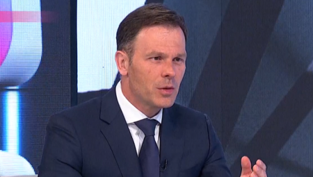 SADA JE PROBLEM AKO SAM JA SLIKAO VUČIĆA Siniša Mali o napadima tajkunskih medija: Pa meni je zadovoljstvo da ga slikam