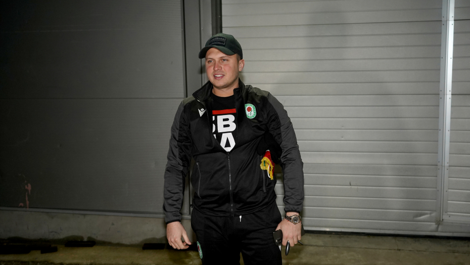 SPONTANO JE SVE BILO Oglasio se Stefan Karić nakon navoda da se verio, otkrio detalje