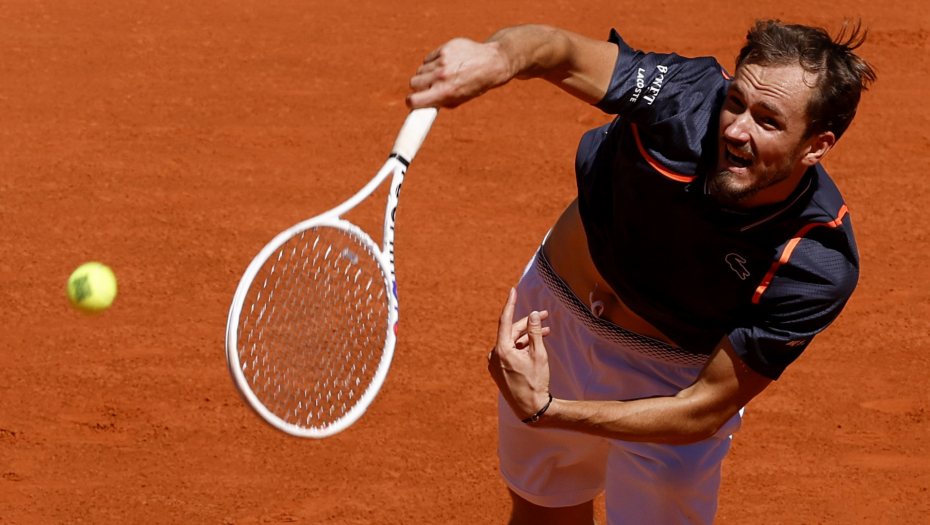 RUS PREŽIVEO DRAMU Medvedevu pretio Alkarazov scenario, ali kroz pravi triler prošao u osminu finala Rima