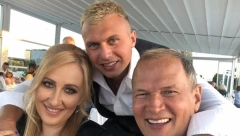 PRUŽILA MU PODRŠKU Oglasila se maćeha Stefana Karića, Kristina jednim pozetom otkrila šta misli o skandaloznoj situaciji! (FOTO)