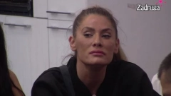 ANA ĆURČIĆ SE GUŠI U SUZAMA ZBOG DECE Ne može da veruje šta joj rade, besna im se obratila i poslala brutalnu poruku!