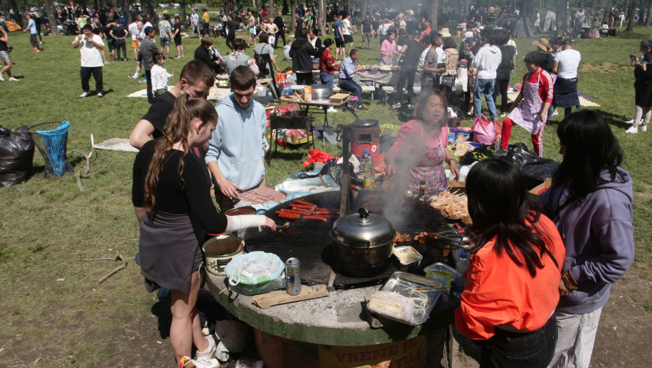 1. MAJ U SRBIJI Roštilj, muzika i mnogo uživanja