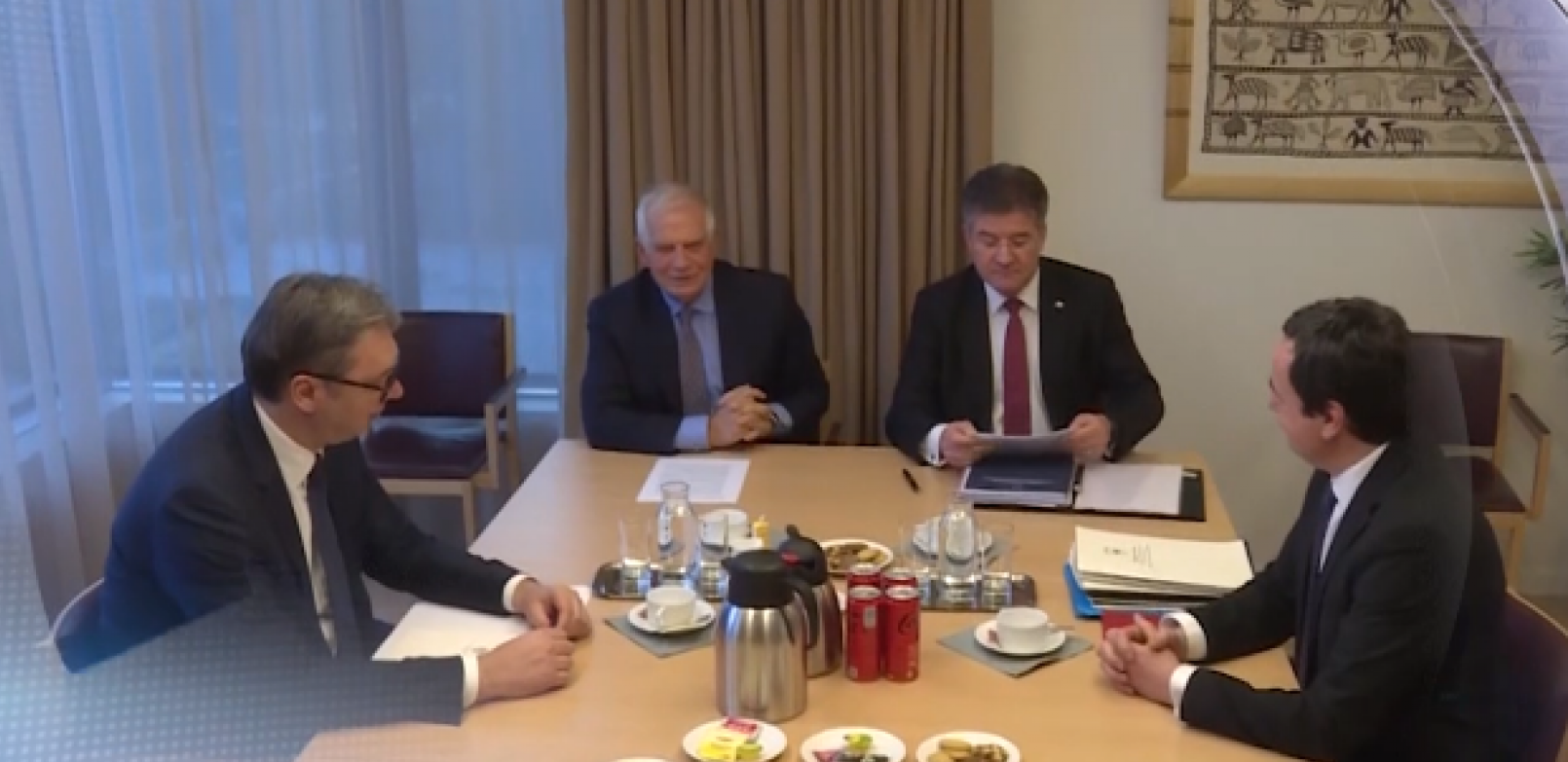 BRUTALNA ANTISRPSKA KAMPANJA Nećete verovati svojim očima šta su pisali Šolakovi mediji, kao da im je Kurti rođeni brat!