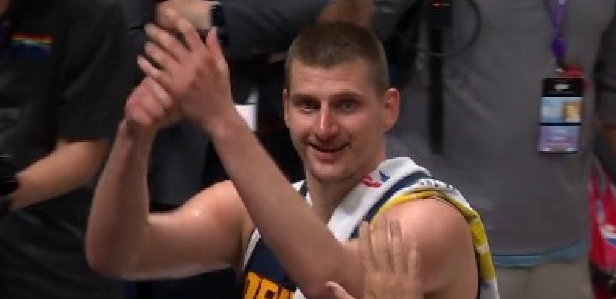 ŠAMPIONSKI Jokić pred najdražim očima „ugasio“ Sunca: Tata, uzmi prsten!