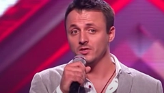 POZNATI PEVAČ VAN SEBE Hitno se oglasio i podelio važne vesti, grca u suzama! (FOTO)