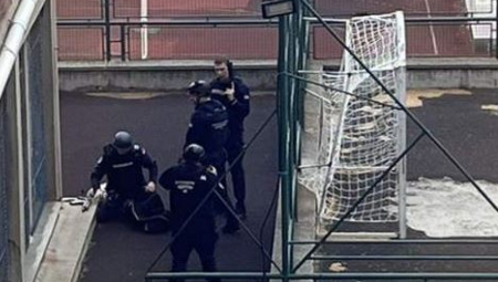 SNIMAK HAPŠENJA DEČAKA KOJI JE POČINIO MASAKR! Čitava jedinica okružila učenika koji je ubio stražara i vršnjake (VIDEO)