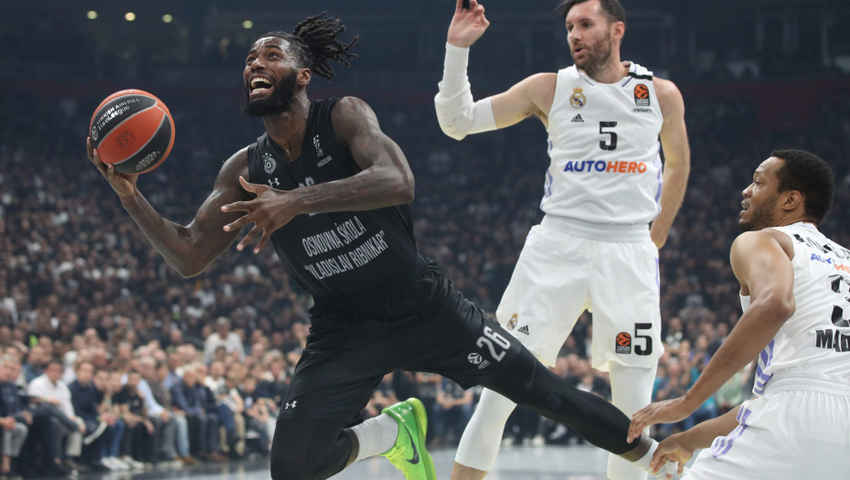 PORUKA NA SRPSKOM Oglasila se supruga Matijasa Lesora pred meč u Madridu (FOTO)