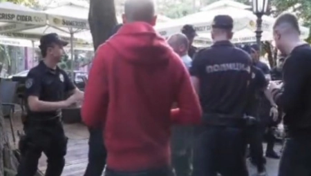 VUČIĆEVA MERA RAZBESNELA JEREMIĆEVCA Ovaj čovek je već poznat po napadu na policiju! (VIDEO)