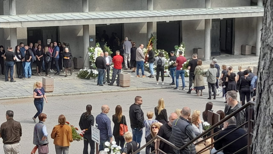 DETE HOSPITALIZOVANO Strašna scena na groblju - Hitna pomoć odmah reagovala