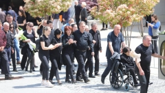 "RAŠIRIO JE KRILA MISLEĆI DA ĆE SAKUPITI ZLO OLOVO, TRAGEDIJU NIJE SPREČIO" Potresan govor porodice na sahrani ubijenog čuvara Dragana