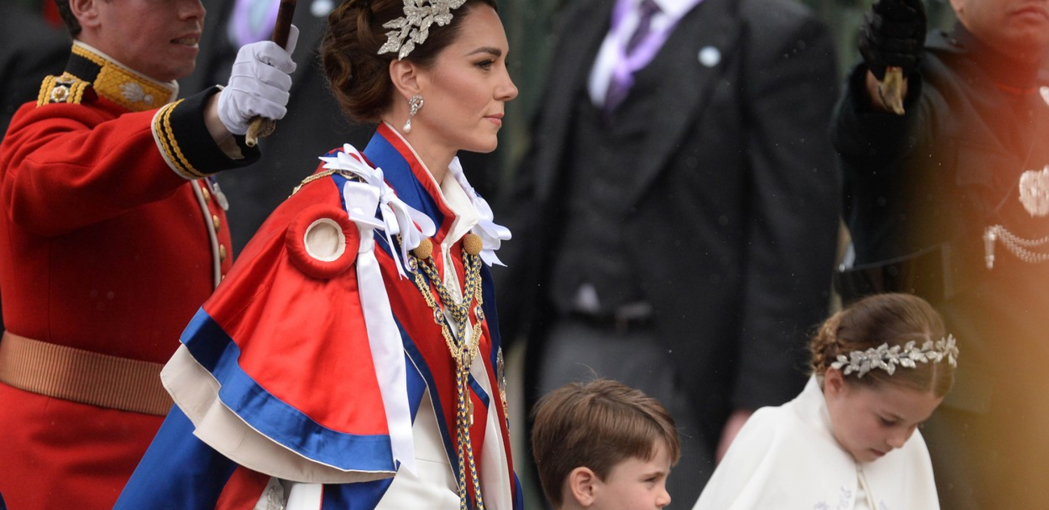 ALAL VERA KEJT MIDLTON Nakitom odala počast princezi Dajani i kraljici Elizabeti