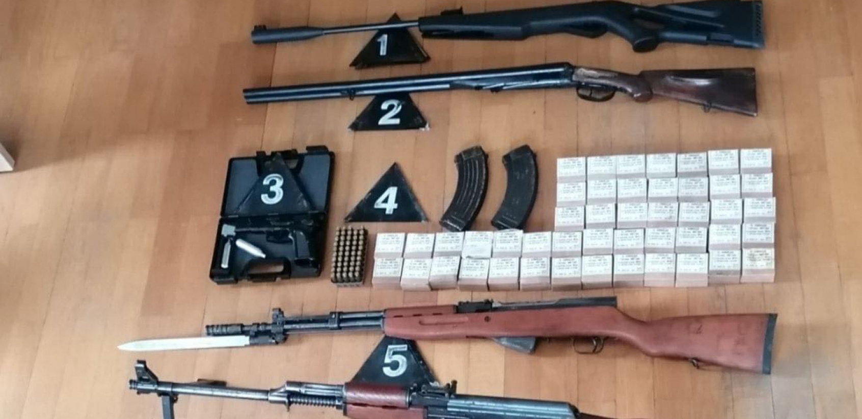 KAO DA SU SE SPREMALI ZA RATIŠTE: Evo kolika kazna preti uhapšenima za posed arsenala oružja u Čačku i Velikoj Plani