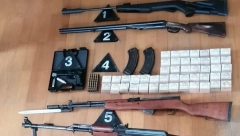 POSEDUJE ARSENAL ORUŽJA Uhapšen muškarac u Velikoj Plani: Kod sebe imao puškomitraljez, gasni pištolj, lovačku pušku (FOTO)