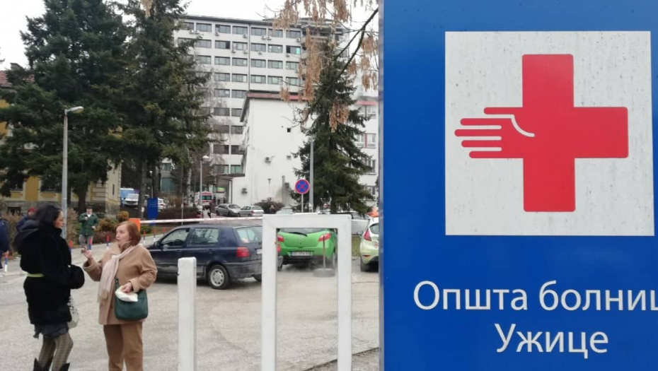 MEŠTANI KAŽU DA OVO NIJE PRVI SLUČAJ Trovanje brzom hranom u Kosjeriću, jedna osoba primljena u Zdravstveni centar