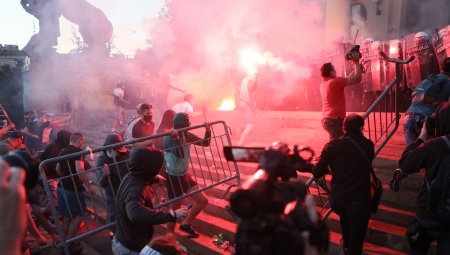 RASKRINKANI Đilasovi tzv. borci protiv nasilja spremaju haos za nedelju uveče, izbori ih uopšte ne zanimaju SVESNI DA ĆE PUĆI, PROBAĆE NASILNO DA PREUZMU VLAST