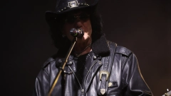 IMA VODU NA PLUĆIMA, SRCE MU SLABI Oglasio se Milić Vukašinović iz bolnice, čeka ga još jedna operacija