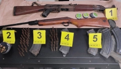 POLICIJA U LEBANU UHAPSILA OSUMNJIČENOG Starac (84) krio arsenal oružja u kući! (FOTO)