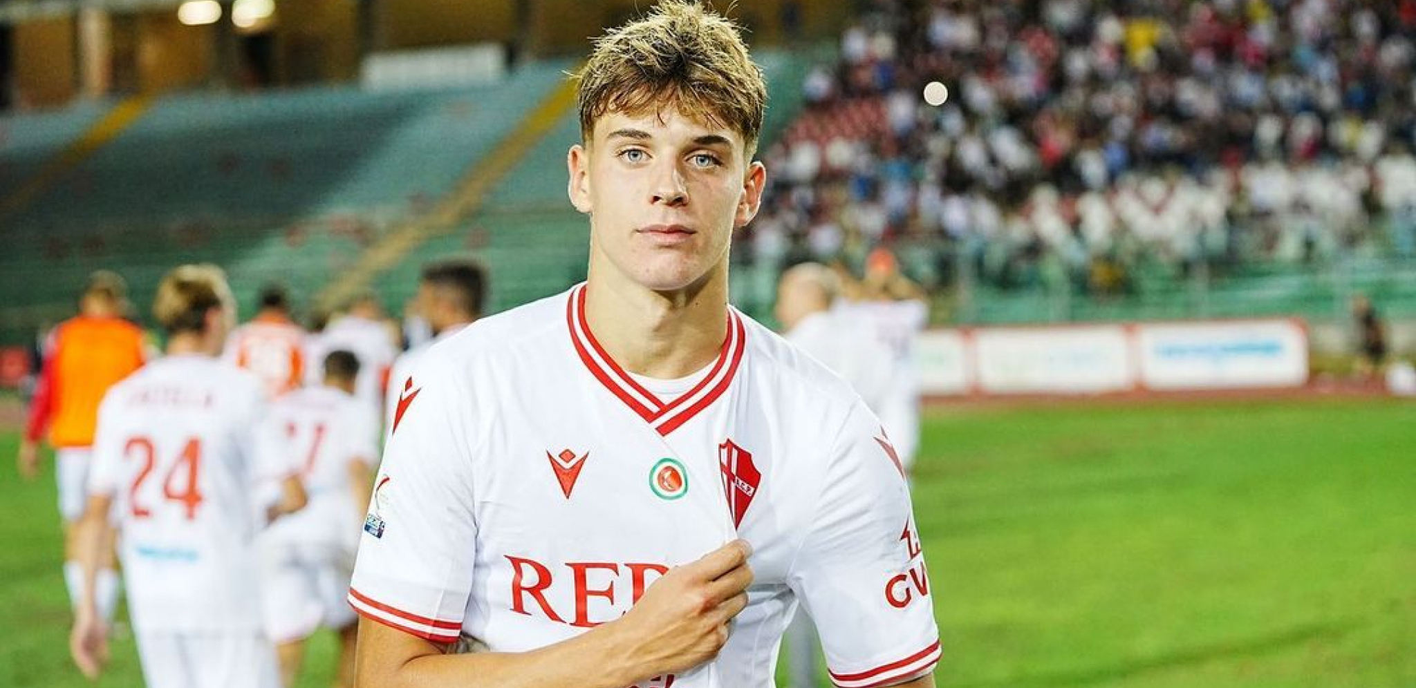 SRBIJO, DOBILA SI NOVU ZVEZDU Aljoša Vasić je rođen u Italiji, ali je odabrao dres "orlova": Porede ga sa Sergejem Milinkovićem Savićem, a velikani se već utrkuju za njegov potpis (VIDEO)
