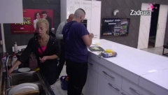 ZOLA BACIO OKO I NA NJU! Čolić razmenjivao poglede i osmehe, Slađi neće biti svejedno kada ovo čuje