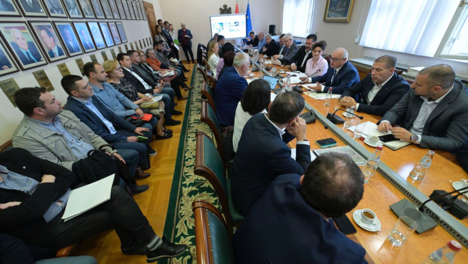 GORAN VESIĆ:  Izgradnja pruge Beograd-Niš je najvažniji projekat u narednih nekoliko godina