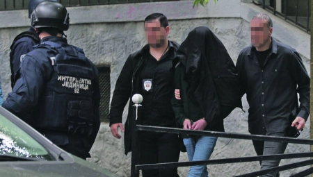 Smrt seju i legalni pištolj i nelegalna puška!