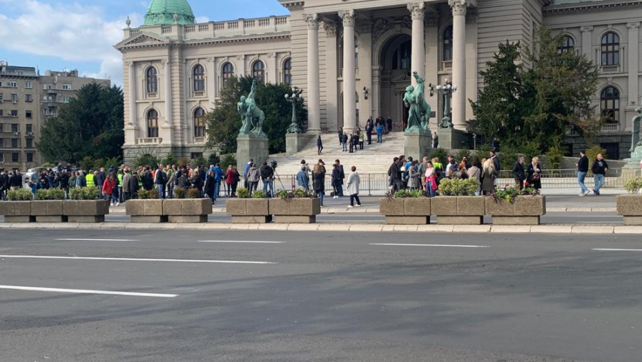 OPOZICIJO, GDE SI? Zahtevali smenu Gašića, a onda se nisu pojavili na sednici