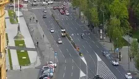 OD POMPEZNOG NAJAVLJIVANJA DO PRAZNE ULICE Protest zakazao: Saobraćaj ispred Skupštine normalno funkcioniše! (FOTO)