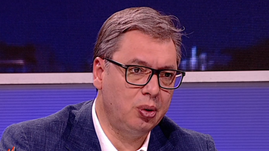 VUČIĆ O JEZIVOM SNIMKU KOJI JE GLEDAO K. K. Deca gledaju društvene mreže, ovi momci zarađuju veliki novac od toga (FOTO)