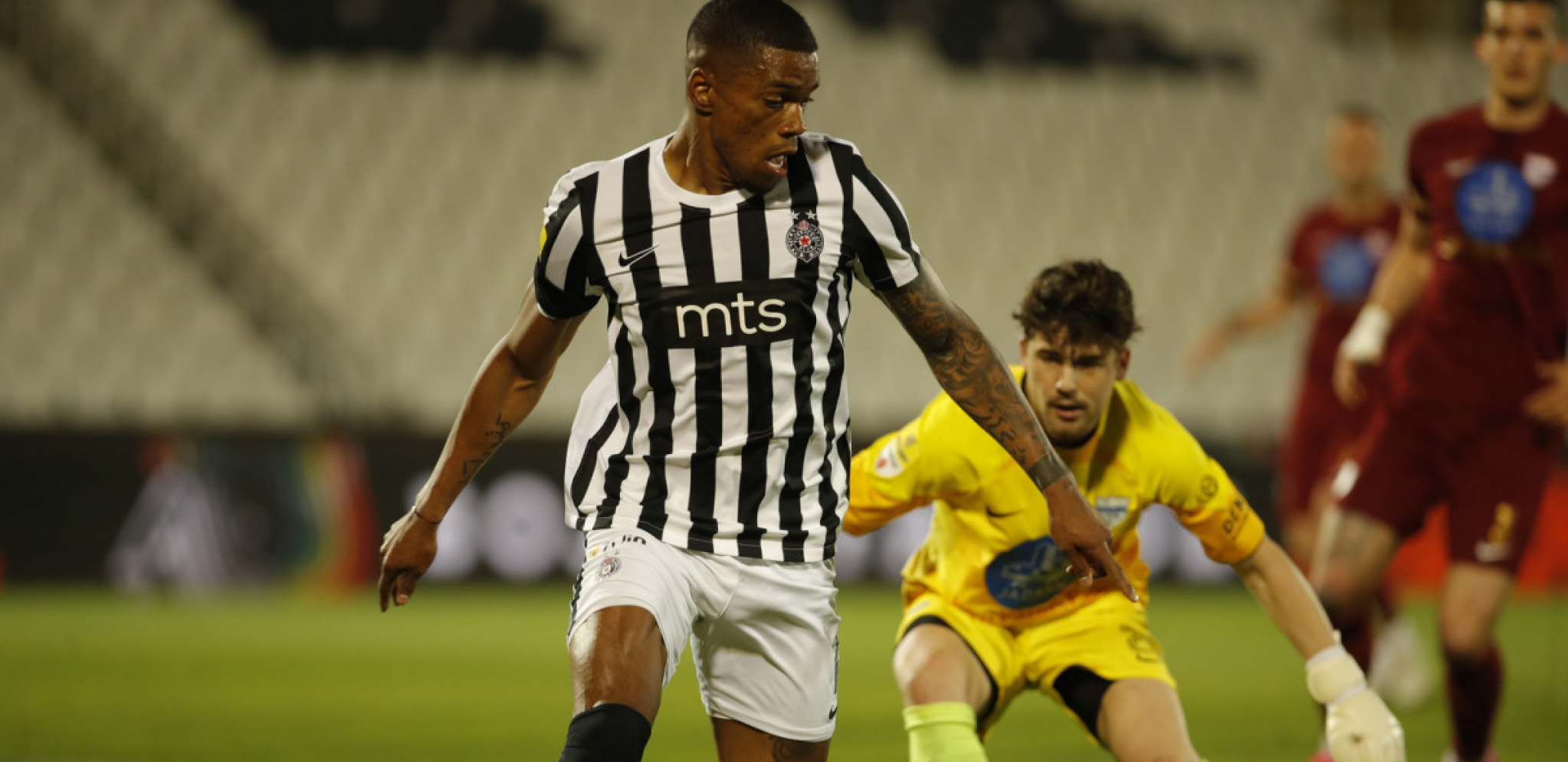 PARTIZAN KONAČNO PROIGRAO Crno-beli upisali laganu pobedu nad Novim Pazarom, težak put do Lige šampiona