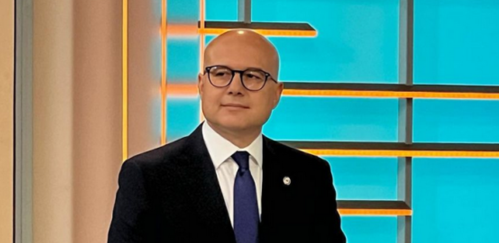 MINISTAR ODBRANE O DVA MONSTRUOZNA ZLOČINA U SRBIJI ''Nađeno oružje kod oca osumnjičenog za masakr kod Mladenovca''