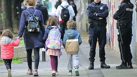 OGLASIO SE SAVET RODITELJA OŠ “VLADISLAV RIBNIKAR” Zahvalni smo Vladi Republike Srbije, očekujemo brzo rešavanje ostalih zahteva