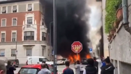 SNAŽNA EKSPLOZIJA U CENTRU MILANA Vide se crni oblaci dima