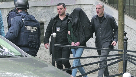 POLICIJA PRETRAŽILA RAČUNAR K. K., OSTALI U ČUDU Evo šta je sve pretraživao dečak-ubica iz "Ribnikara"