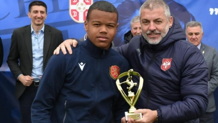 STIVEN DŽERARD REŠETA MREŽE PO SRBIJI "Orlići" osvojili turnir, ali je reprezentativac Bugarske izazvao najveću pažnju (FOTO)