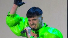 OVO KAMERE NISU ZABELEŽILE Snimak na kom predstavnik Finske imitira Lorin namejaće vas do suza, skinuo svaki njen pokret, a scenografija je hit! (VIDEO)